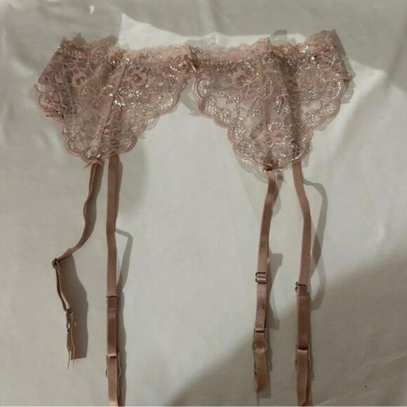 Victoria secret Dream Angles Garter - Picture 1 of 3